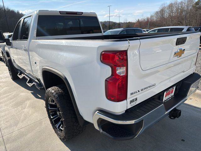 Used 2023 Chevrolet Silverado 2500 LT w/ Convenience Package image 6