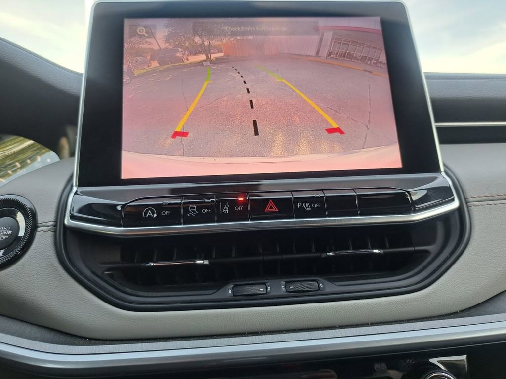 Used 2025 Jeep Compass Limited image 10