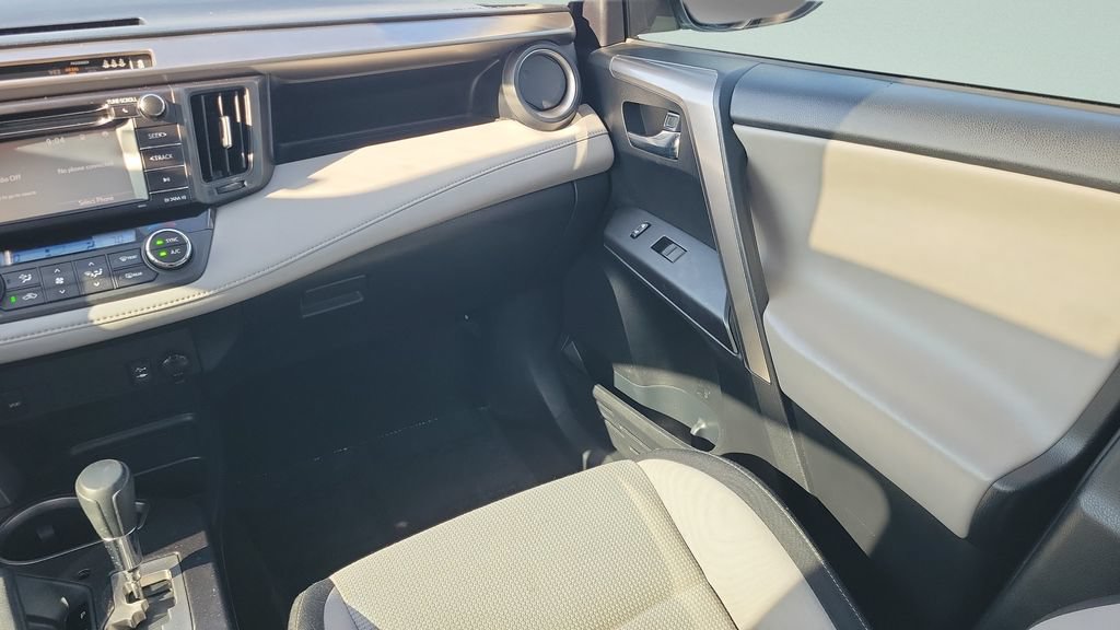 Used 2018 Toyota RAV4 XLE AWD/4WD image 13