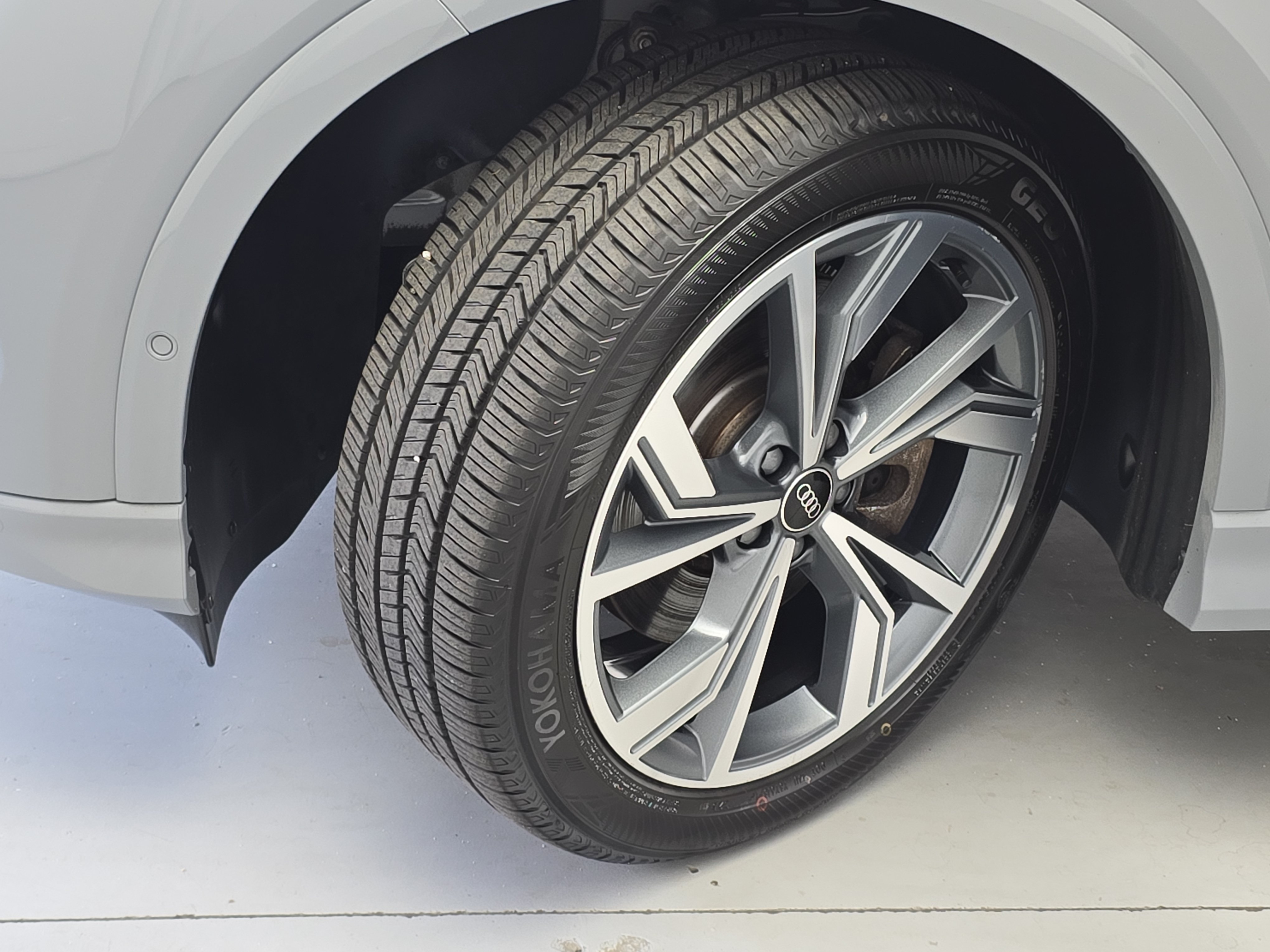 Used 2024 Audi Q4 e-tron Prestige AWD/4WD image 33