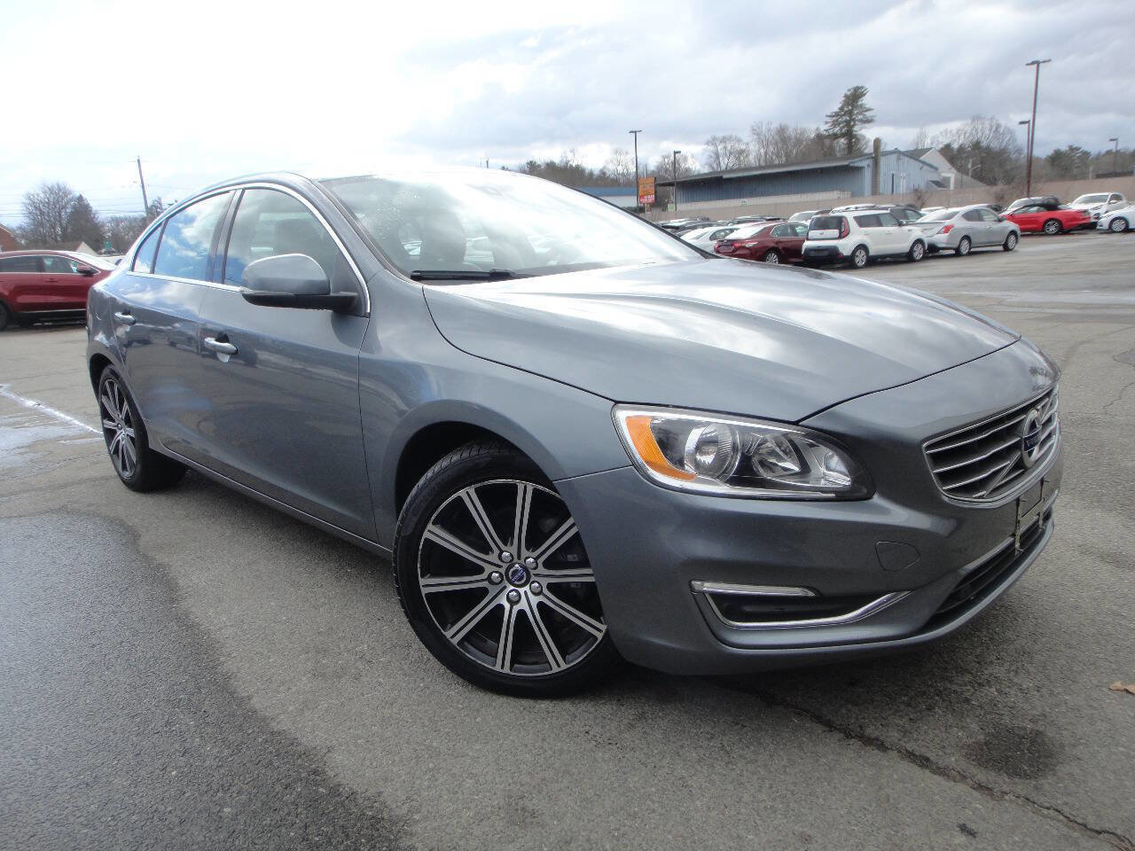 Used 2018 Volvo S60 T5 Inscription image 3