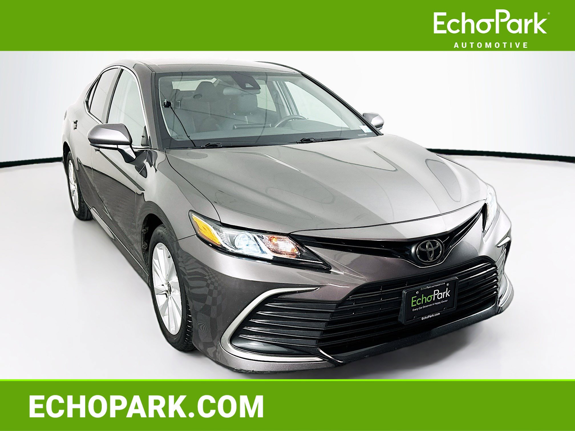 Used 2021 Toyota Camry LE image 1