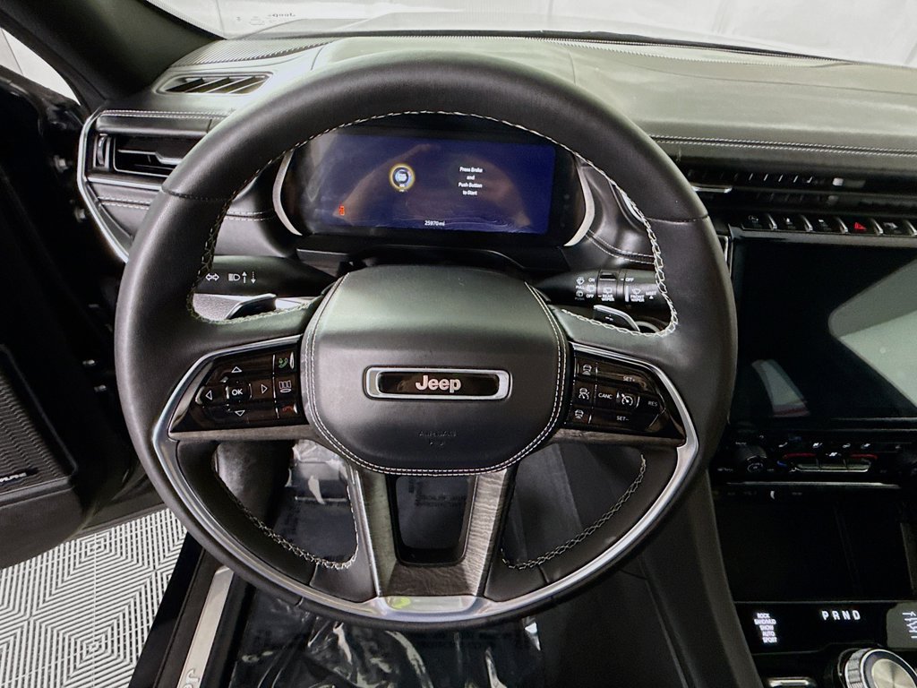 Used 2023 Jeep Grand Cherokee Overland w/ Luxury Tech Group IV AWD/4WD image 23
