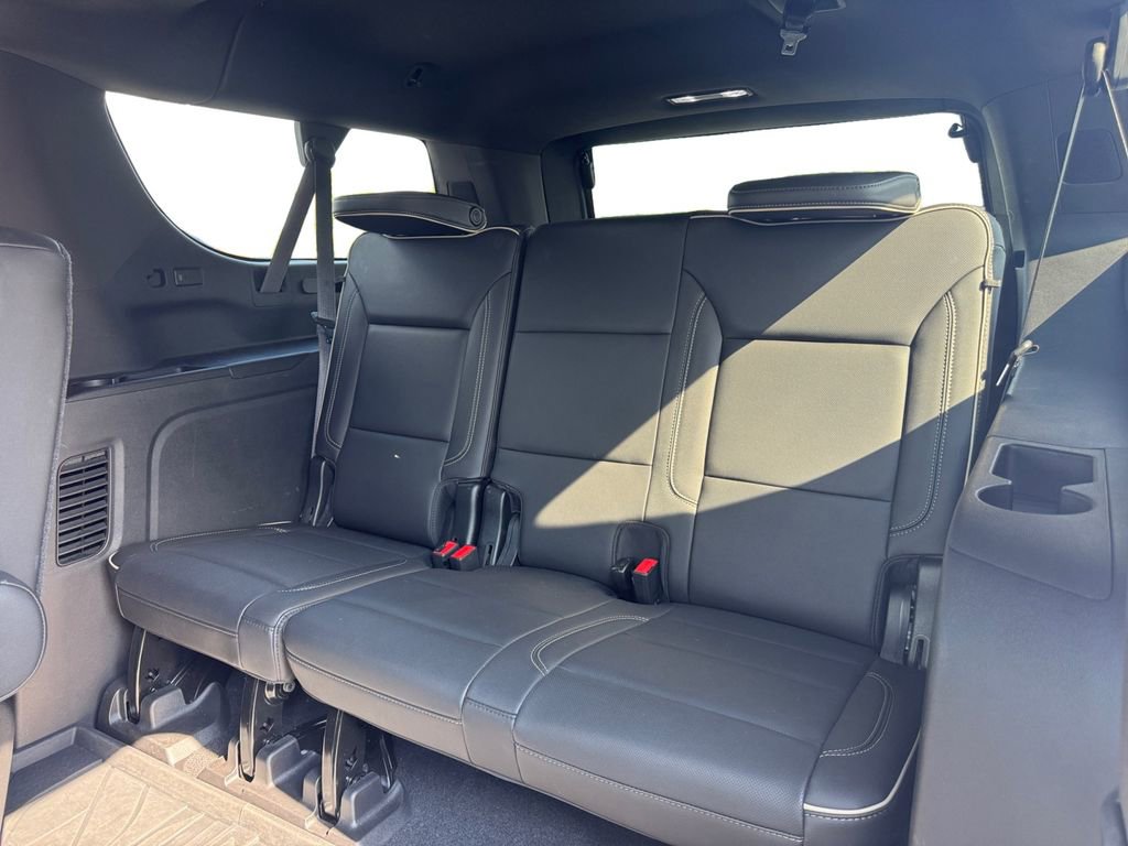 Used 2021 Chevrolet Suburban Premier w/ Premium Package image 11