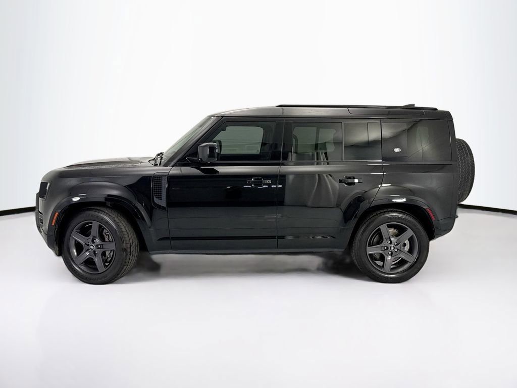 Used 2023 Land Rover Defender 110 X-Dynamic SE AWD/4WD image 8