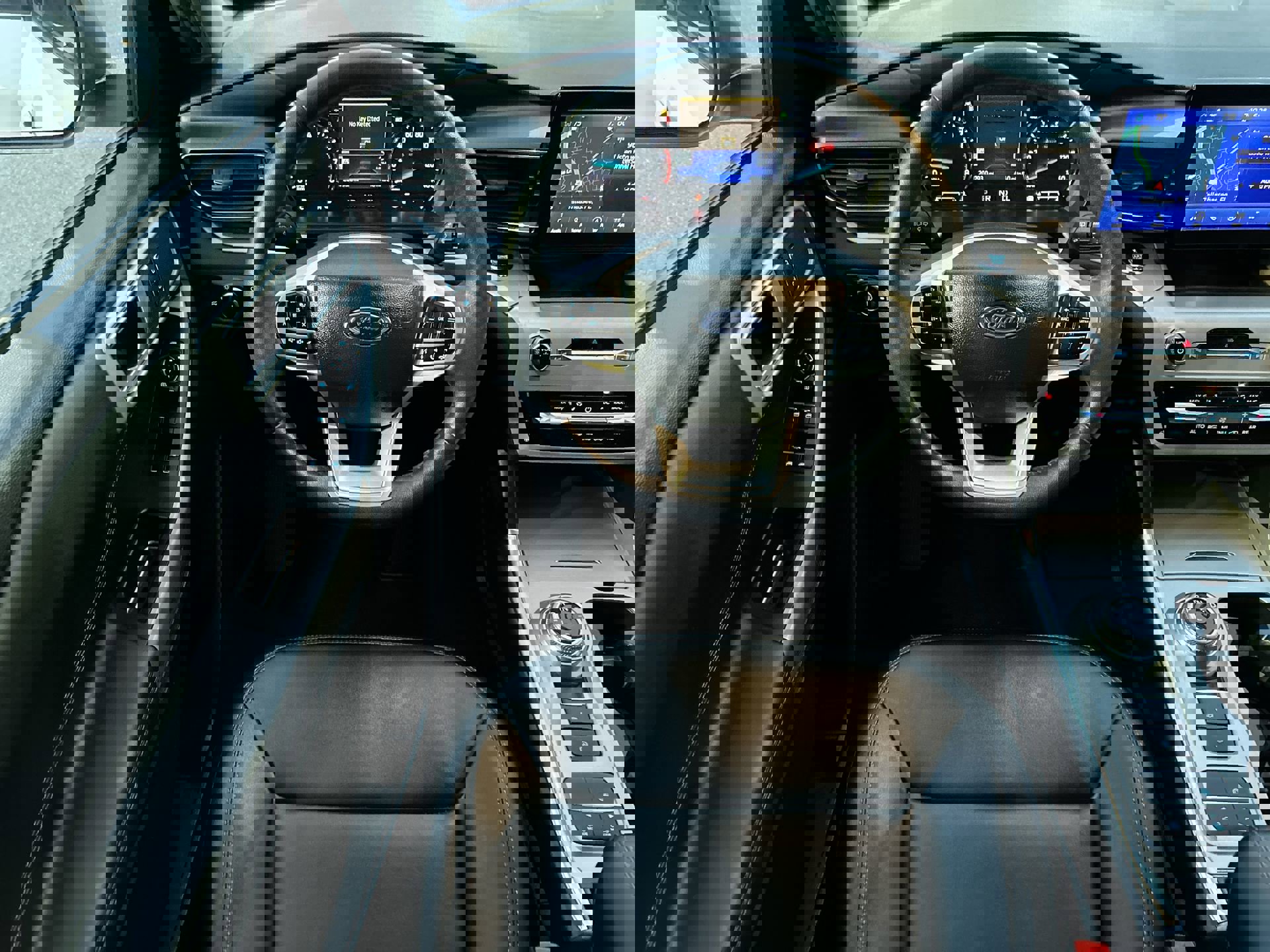 Used 2023 Ford Explorer XLT w/ Equipment Group 202A image 17