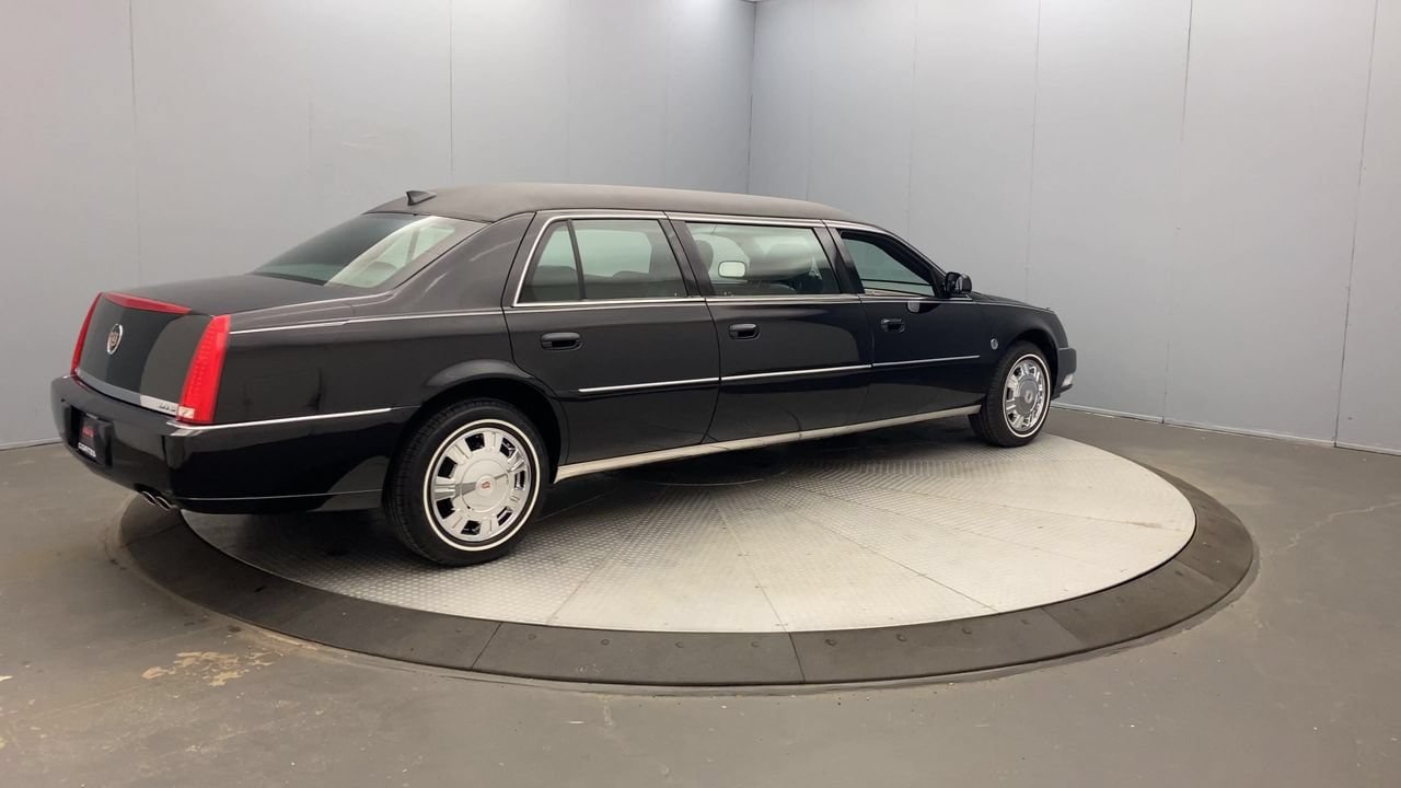 Used 2009 Cadillac DTS Limousine FWD image 5