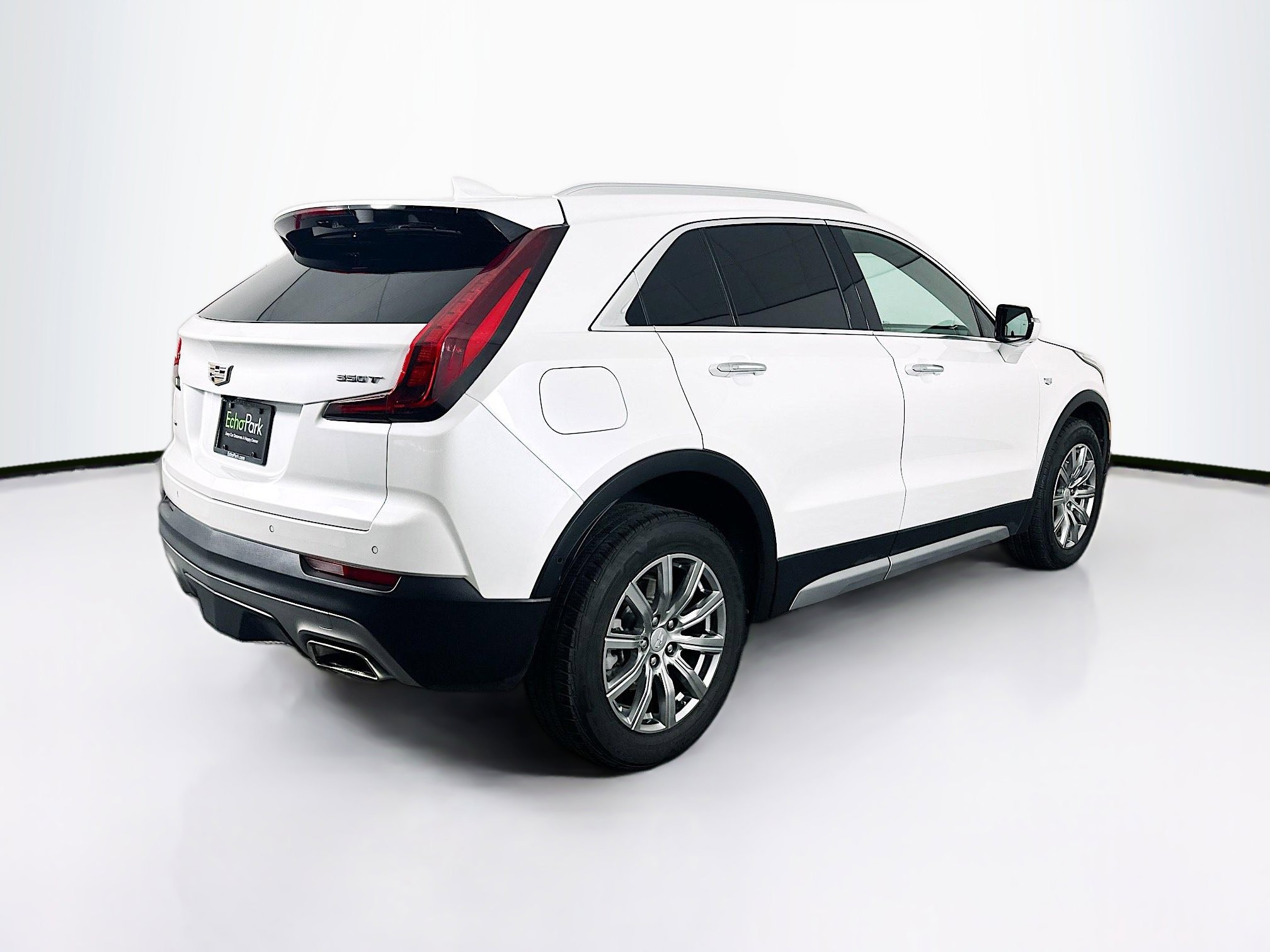 Used 2023 Cadillac XT4 Premium Luxury w/ Technology Package AWD/4WD image 9