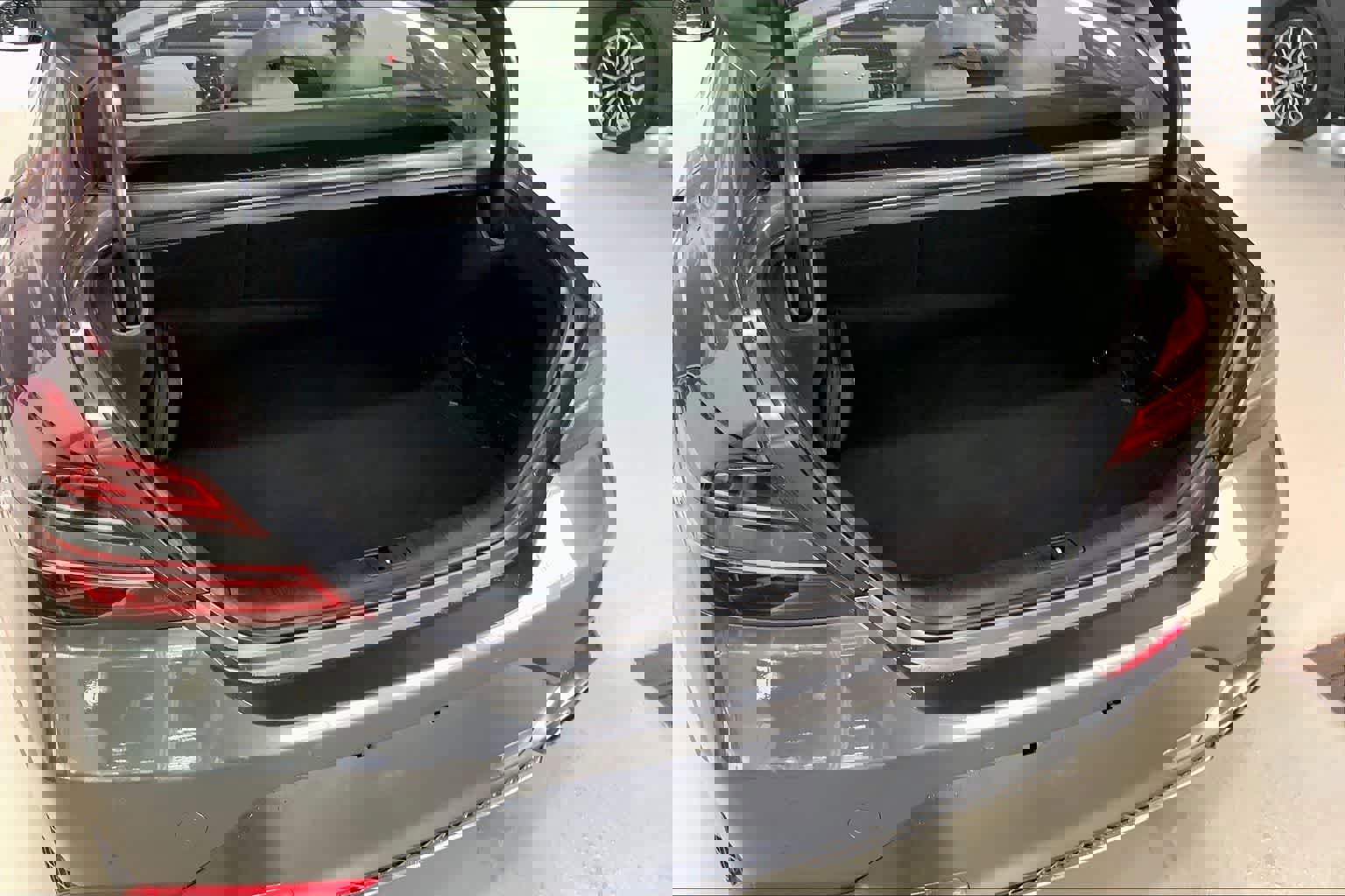 Used 2023 Genesis G70 2.0T w/ Sport Prestige Package image 17