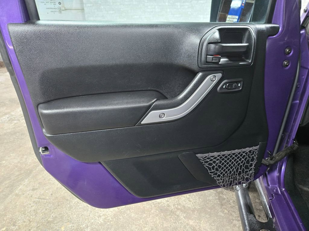 Used 2018 Jeep Wrangler Rubicon w/ Power Convenience Group AWD/4WD image 7