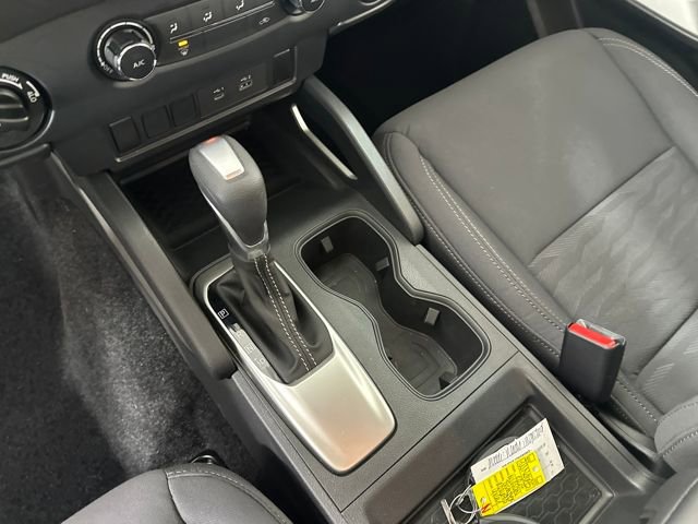 Used 2024 Nissan Frontier SV image 20