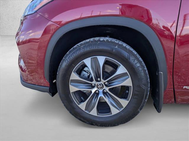 Certified 2025 Toyota Highlander XLE image 26