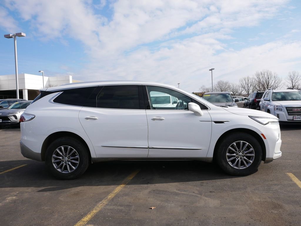 Used 2023 Buick Enclave Essence AWD/4WD image 11