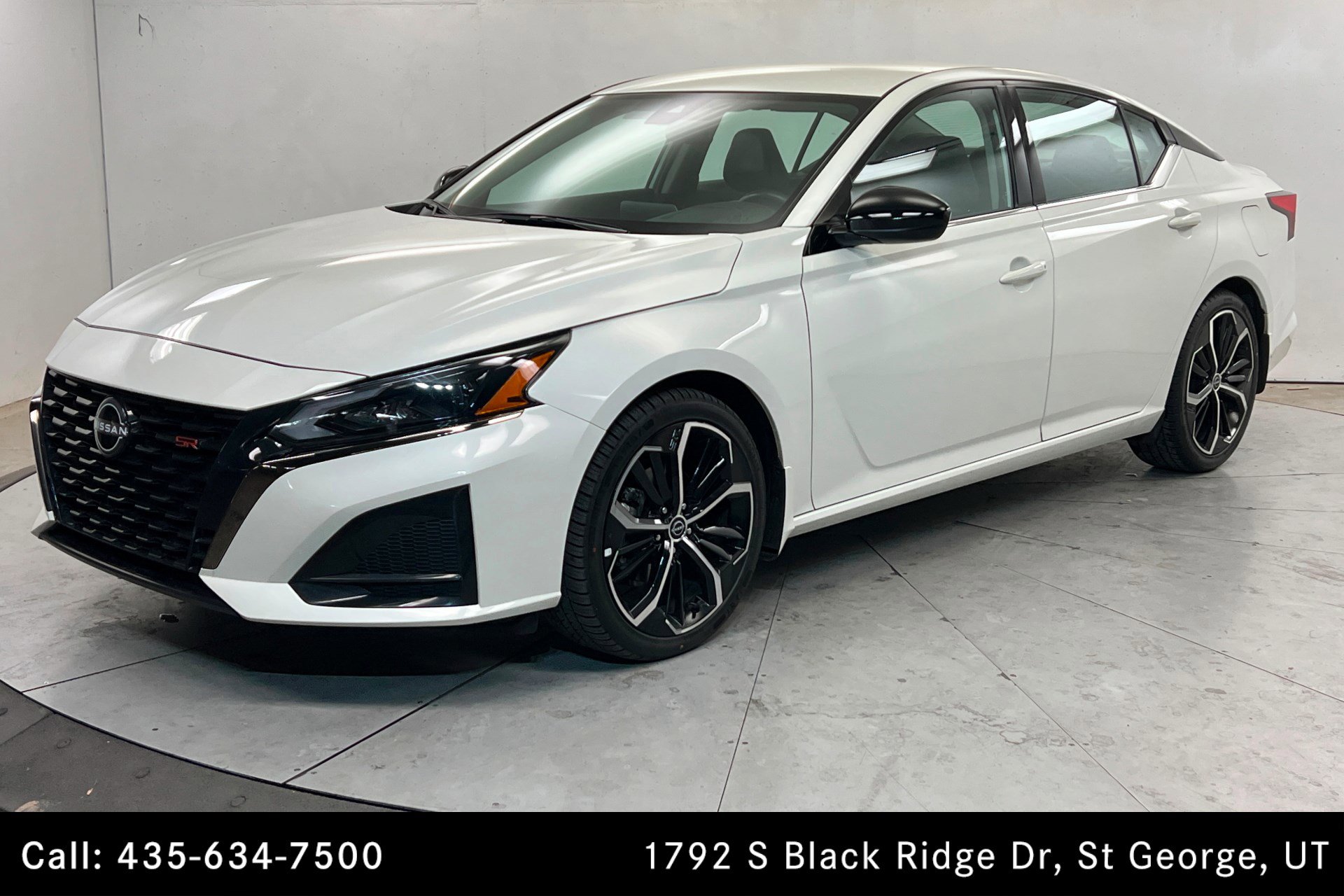 Used 2024 Nissan Altima 2.5 SR FWD image 1