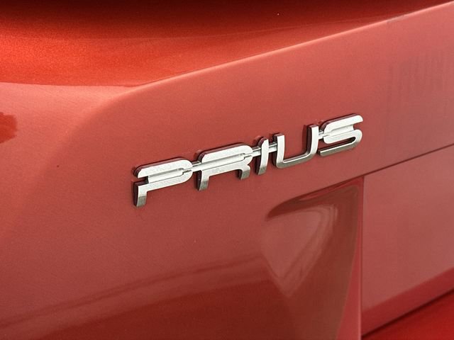 Used 2018 Toyota Prius Three w/ Advanced Technology Package image 29