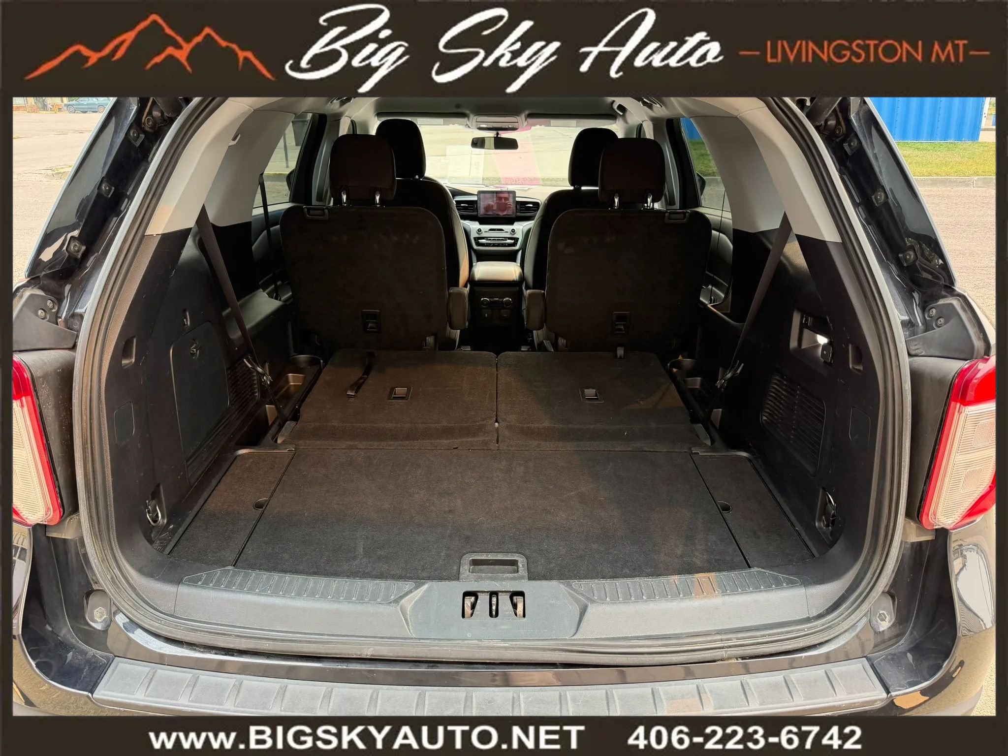 Used 2021 Ford Explorer XLT w/ Class III Trailer Tow Package AWD/4WD image 24