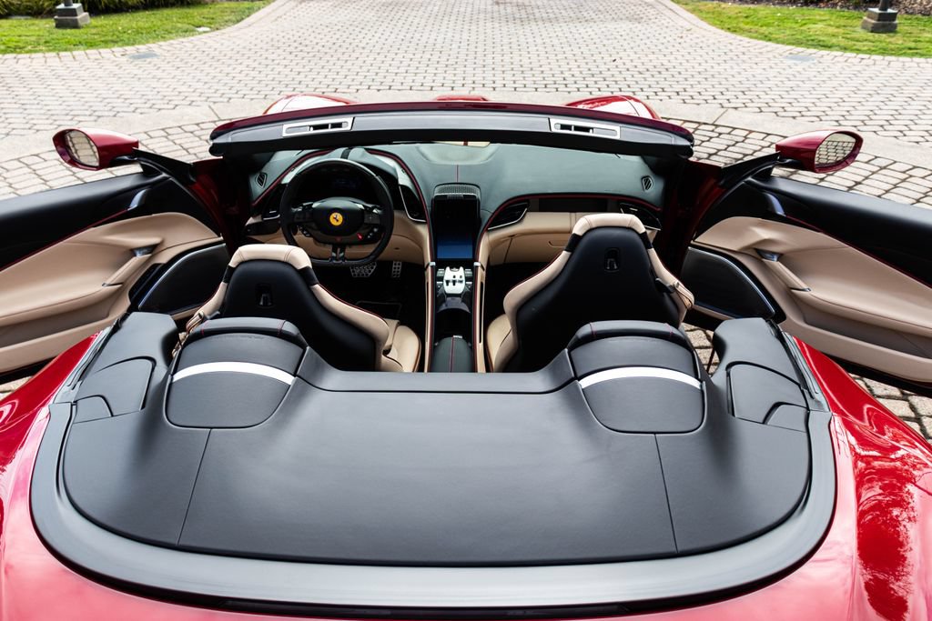 Certified 2025 Ferrari Roma Spider RWD image 20