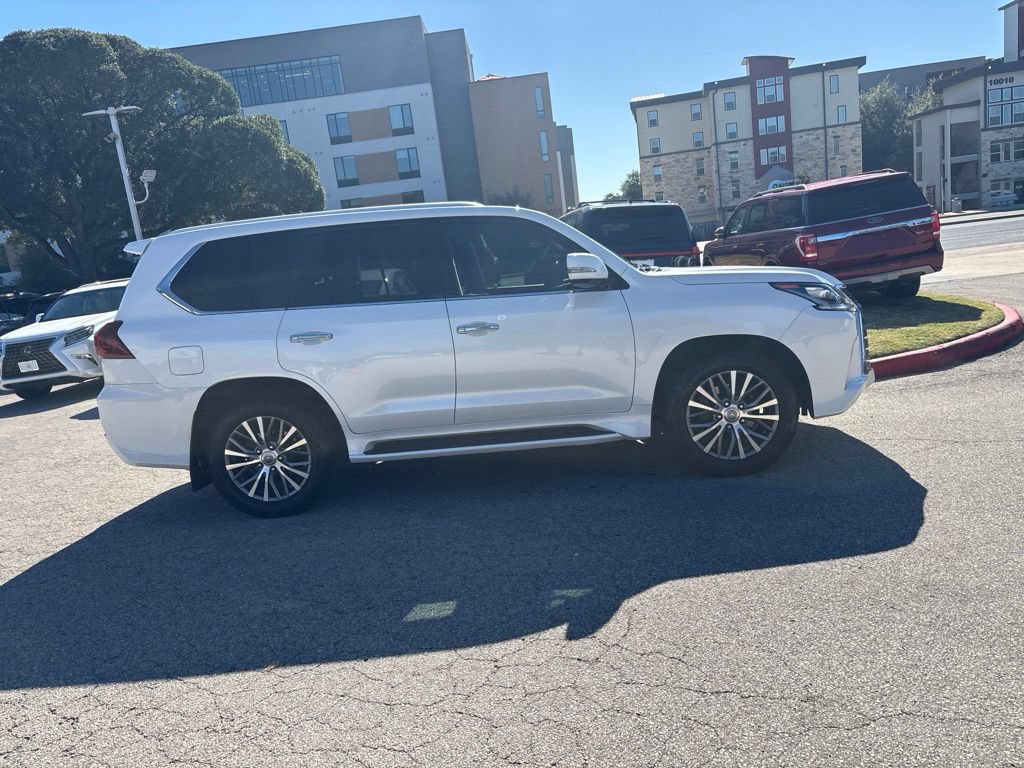 Used 2016 Lexus LX 570 4WD w/ Luxury Package image 6