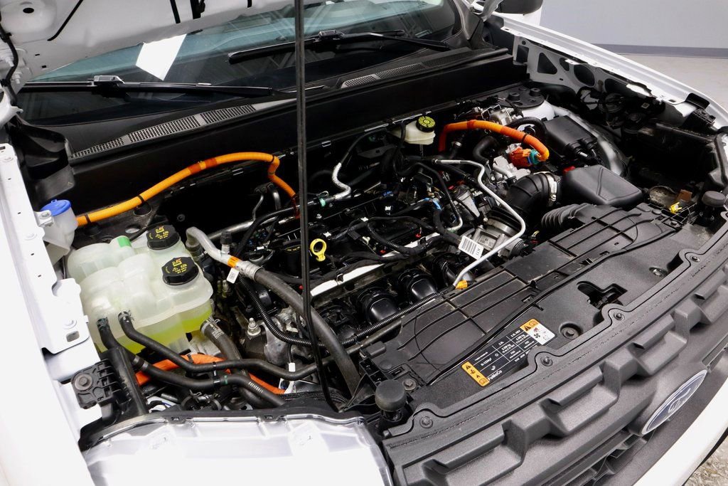 Certified 2024 Ford Maverick XL image 17