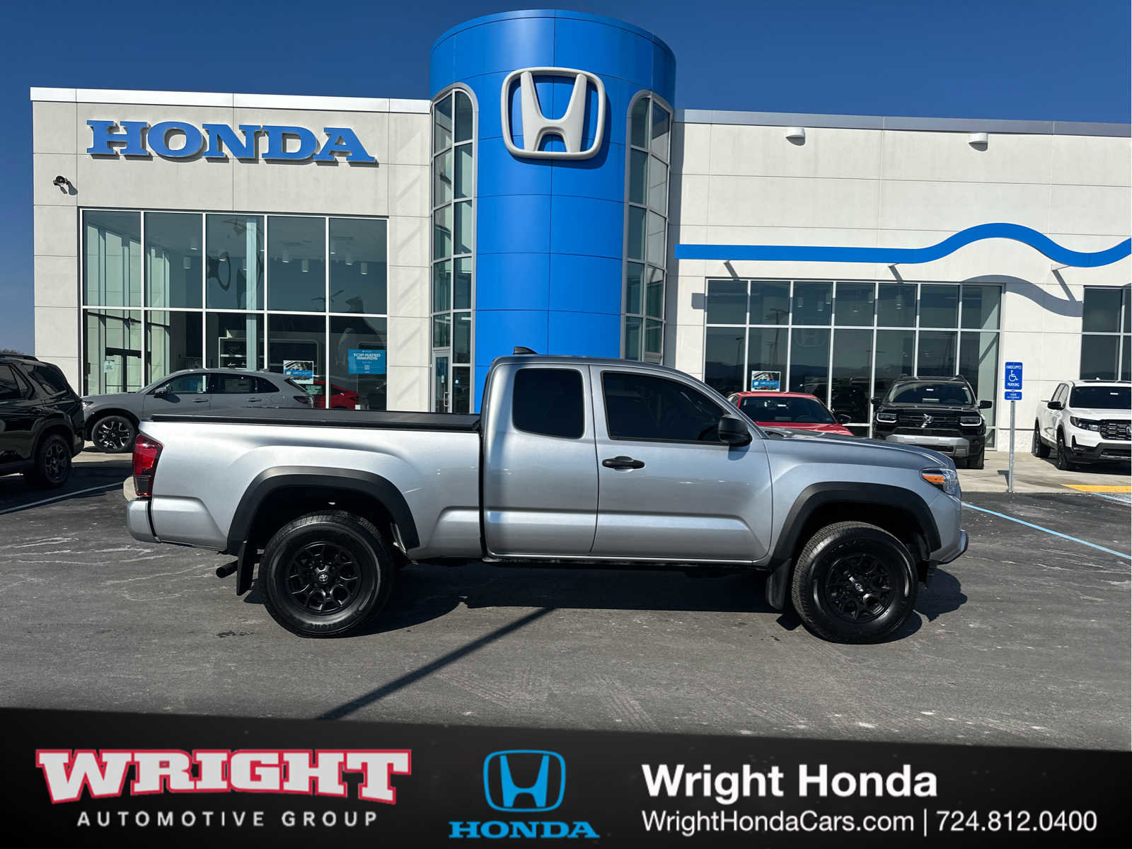 Used 2022 Toyota Tacoma SR image 1