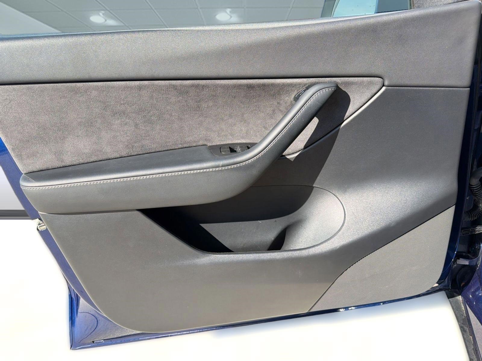 Used 2022 Tesla Model Y Performance image 18