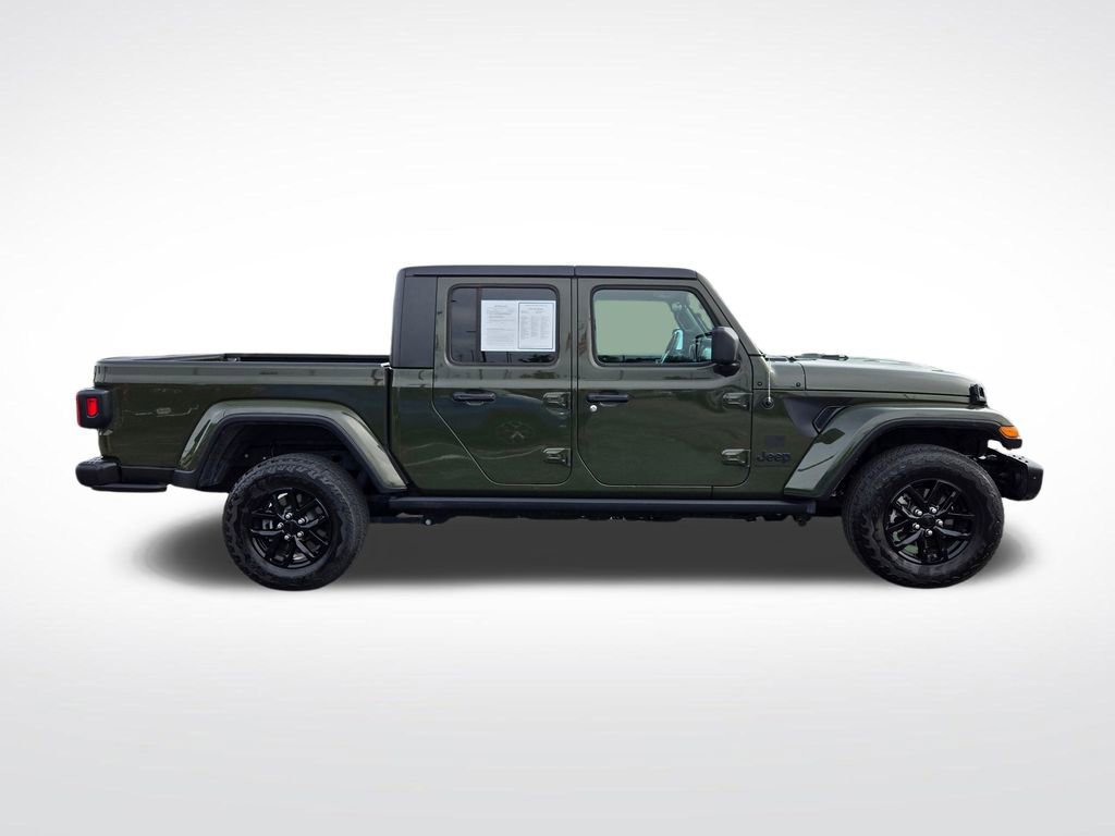 Used 2023 Jeep Gladiator Sport AWD/4WD image 2