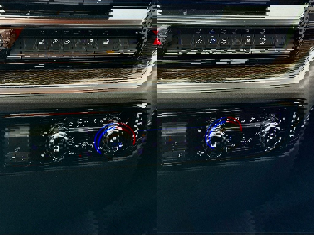 New 2026 GMC Sierra 1500 SLE w/ Preferred Package image 11