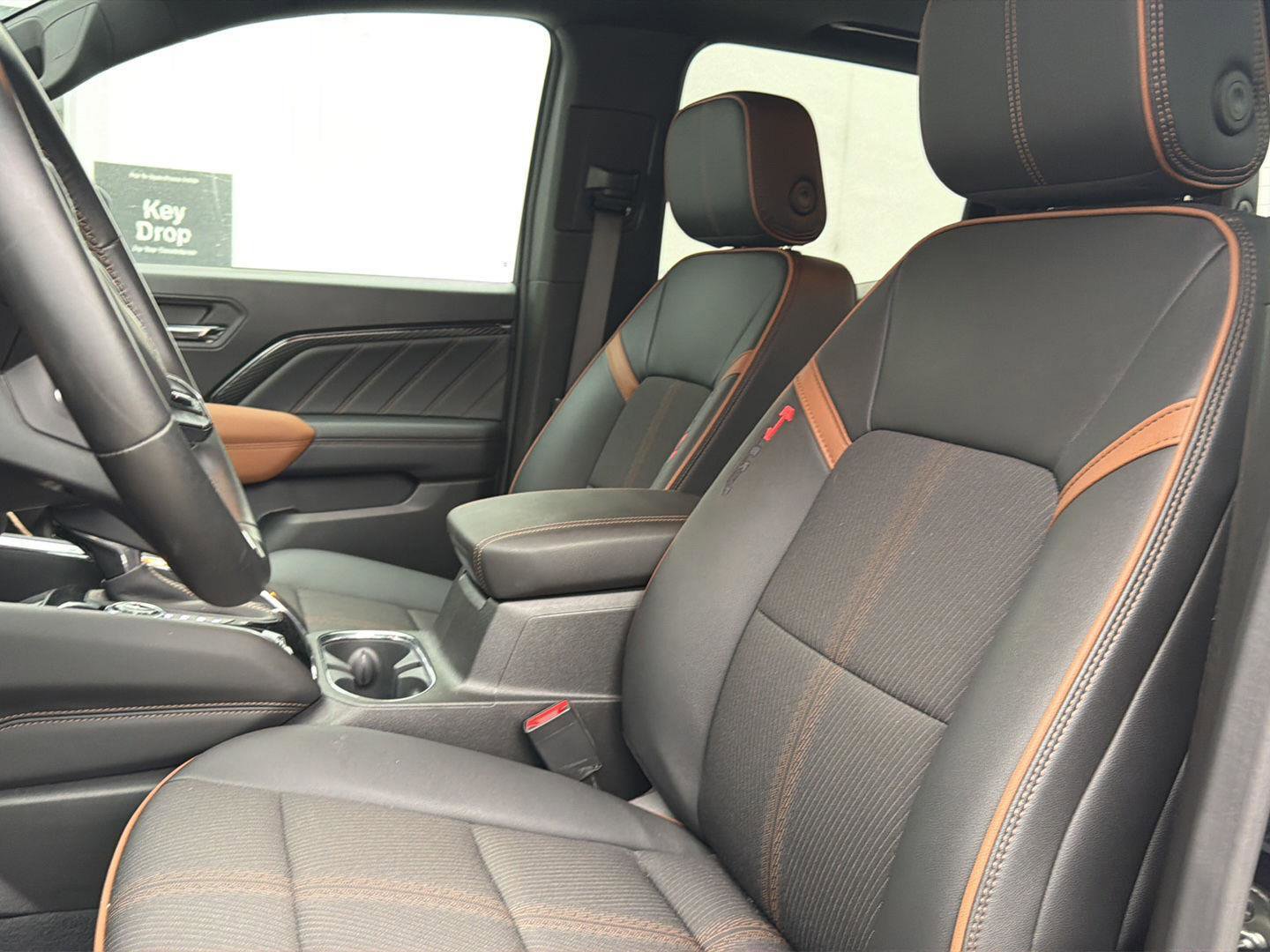 Used 2024 GMC Canyon AT4 image 11