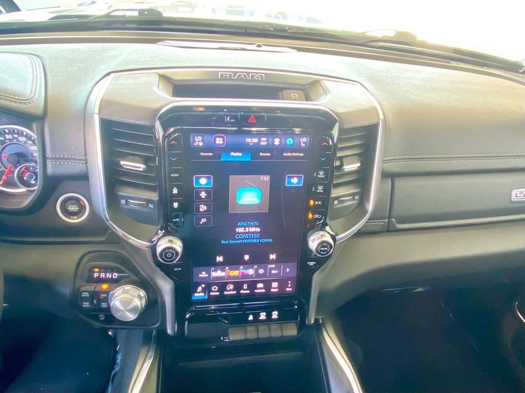Used 2025 RAM 1500 Laramie AWD/4WD image 17