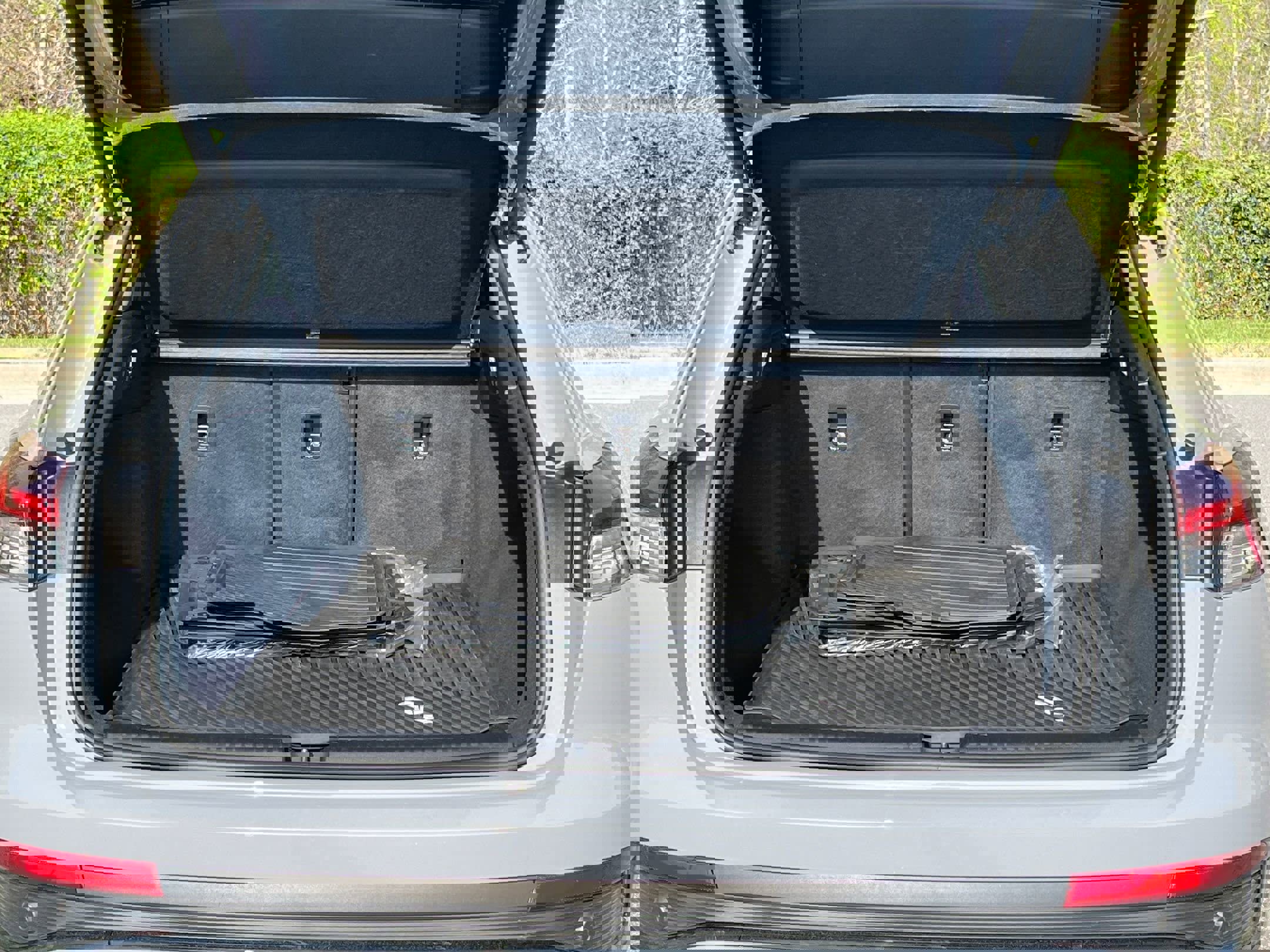 Used 2024 Audi Q4 e-tron Prestige image 24