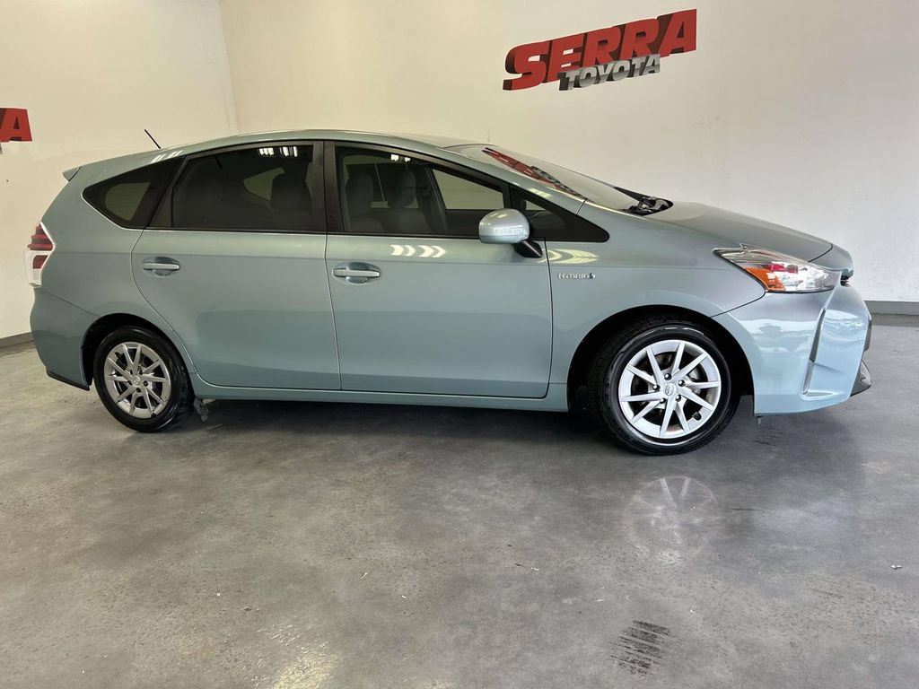 Used 2016 Toyota Prius V Four FWD image 2