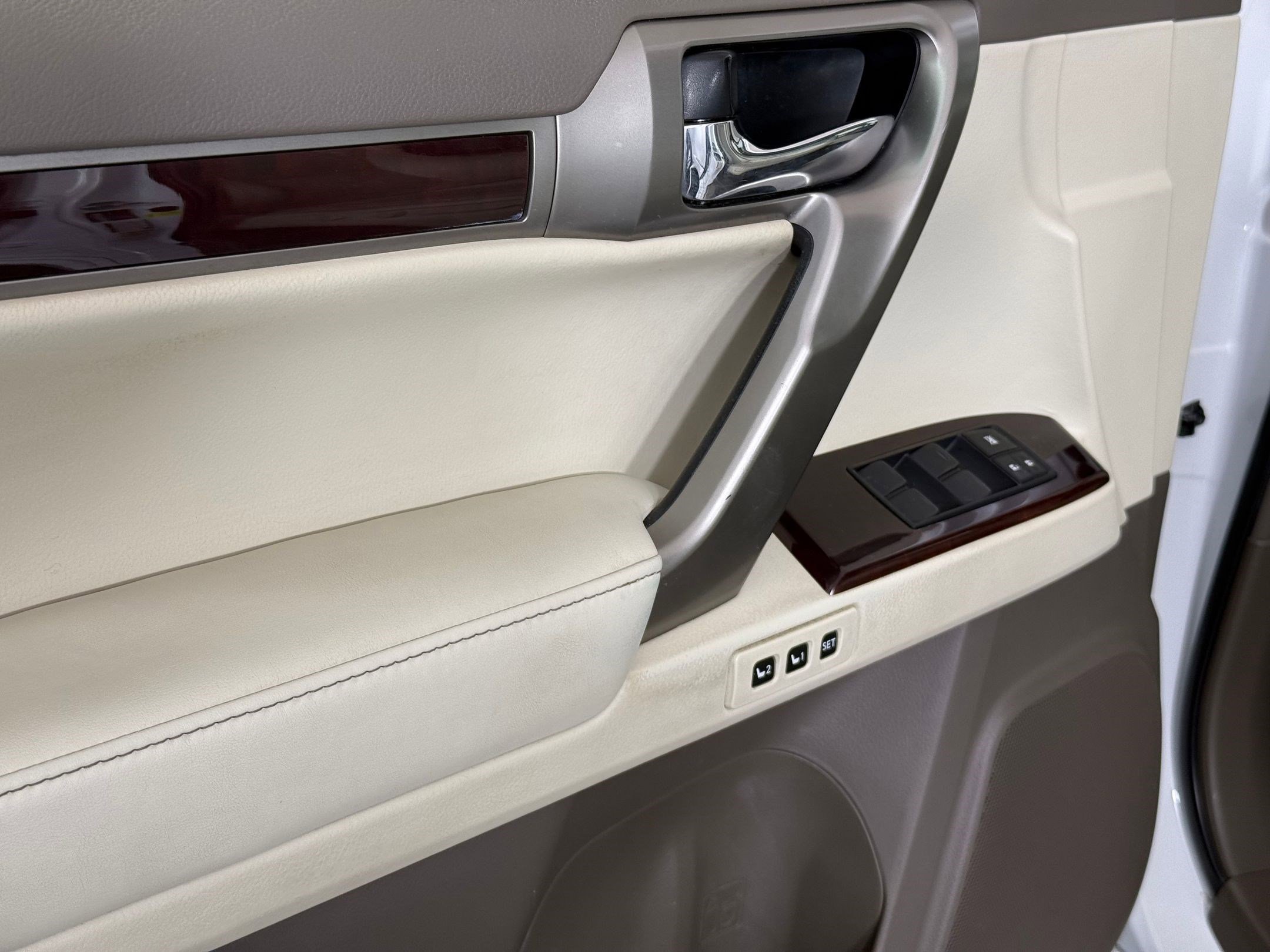 Used 2017 Lexus GX 460 image 13