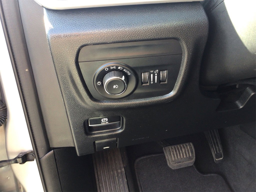 Used 2022 Jeep Grand Cherokee L Limited image 18