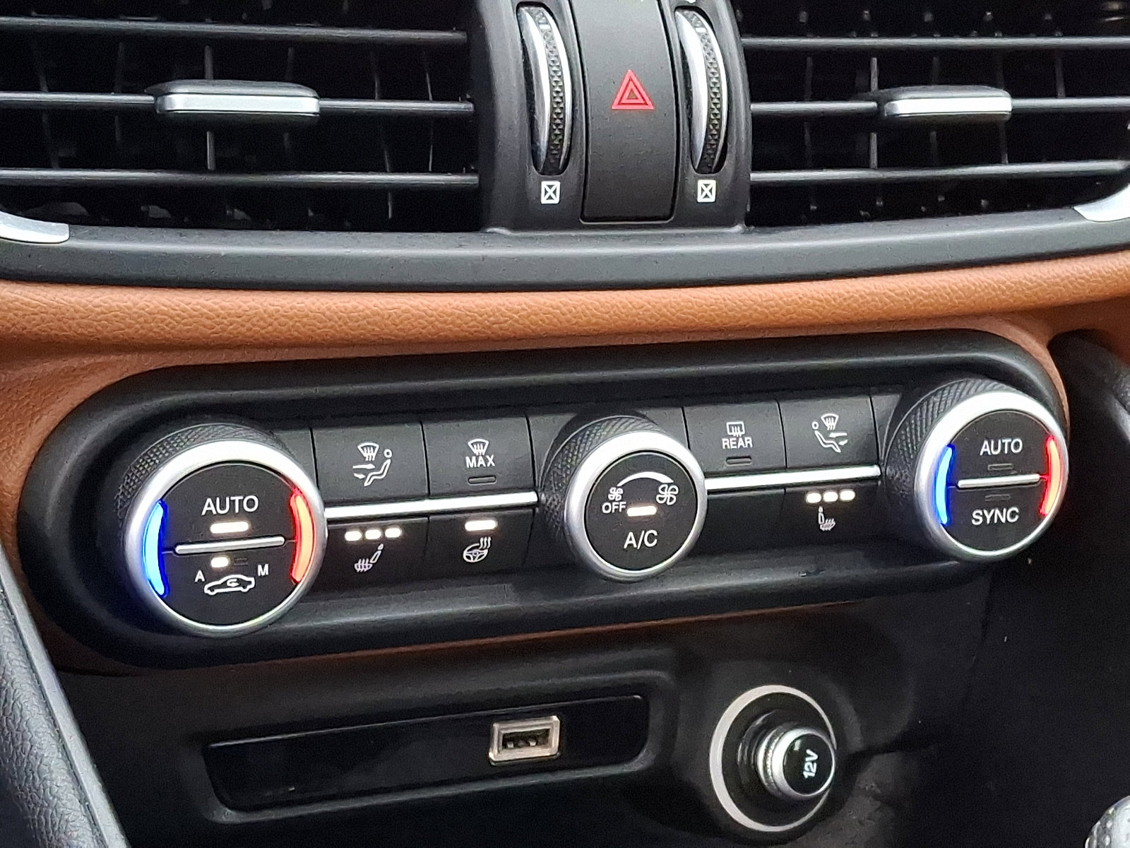 Used 2020 Alfa Romeo Giulia Ti w/ Active Blind Spot Package image 20