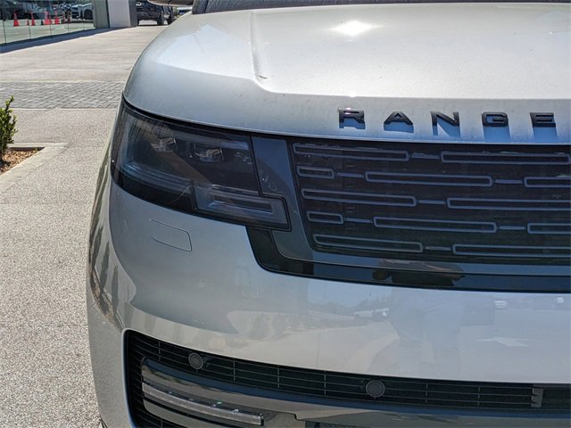 New 2025 Land Rover Range Rover SE image 9