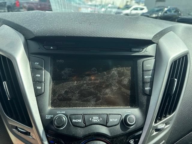 Used 2014 Hyundai Veloster w/ Style Package 02 FWD image 17