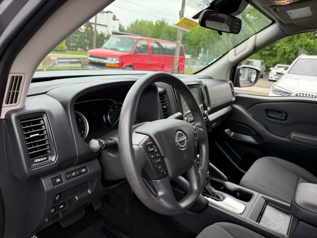 Used 2022 Nissan Frontier S w/ Technology Package AWD/4WD image 11