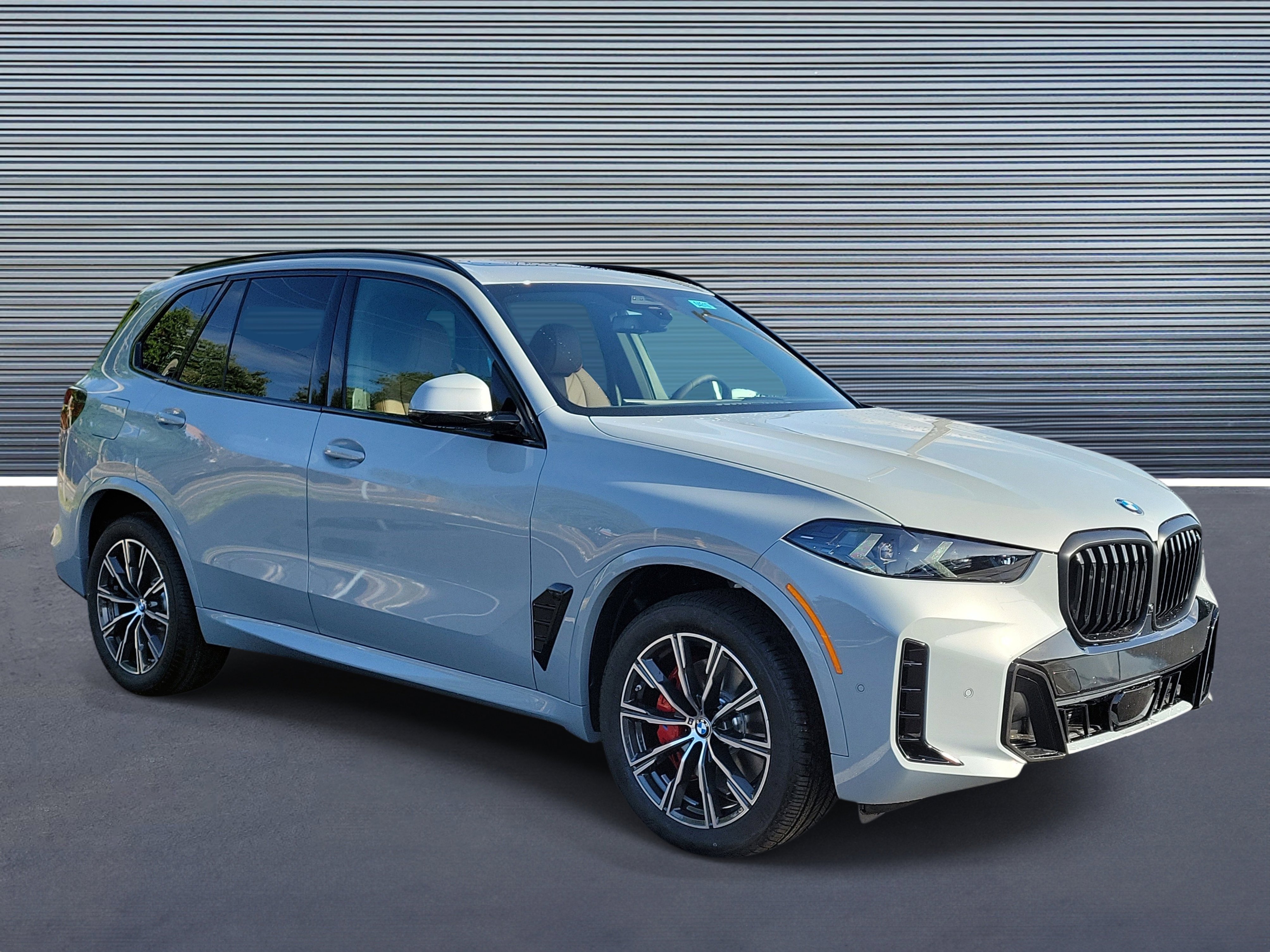 New 2026 BMW X5 xDrive40i w/ M Sport Package image 2