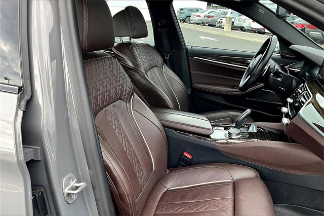 Used 2022 BMW M550i xDrive w/ Shadowloine Package image 7