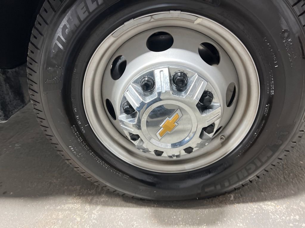 Used 2025 Chevrolet Silverado 3500 W/T image 46