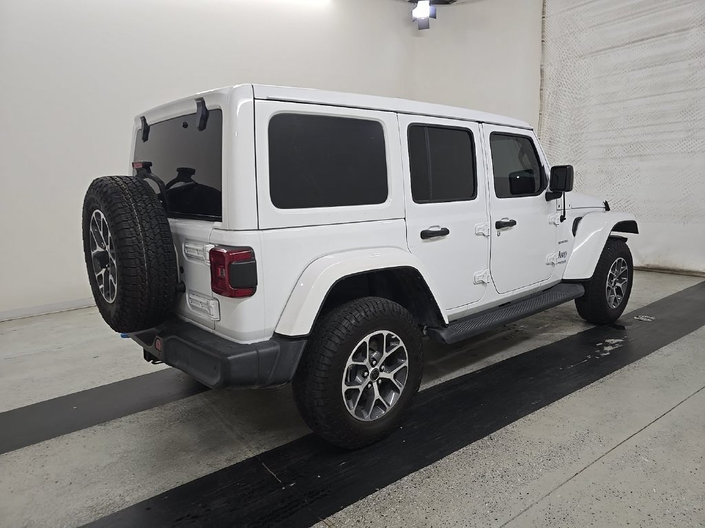 Used 2022 Jeep Wrangler Unlimited Sahara w/ Cold Weather Group AWD/4WD image 2