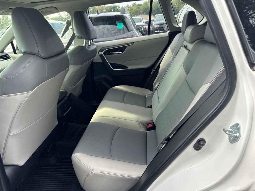 Used 2020 Toyota RAV4 XLE Premium AWD/4WD image 10
