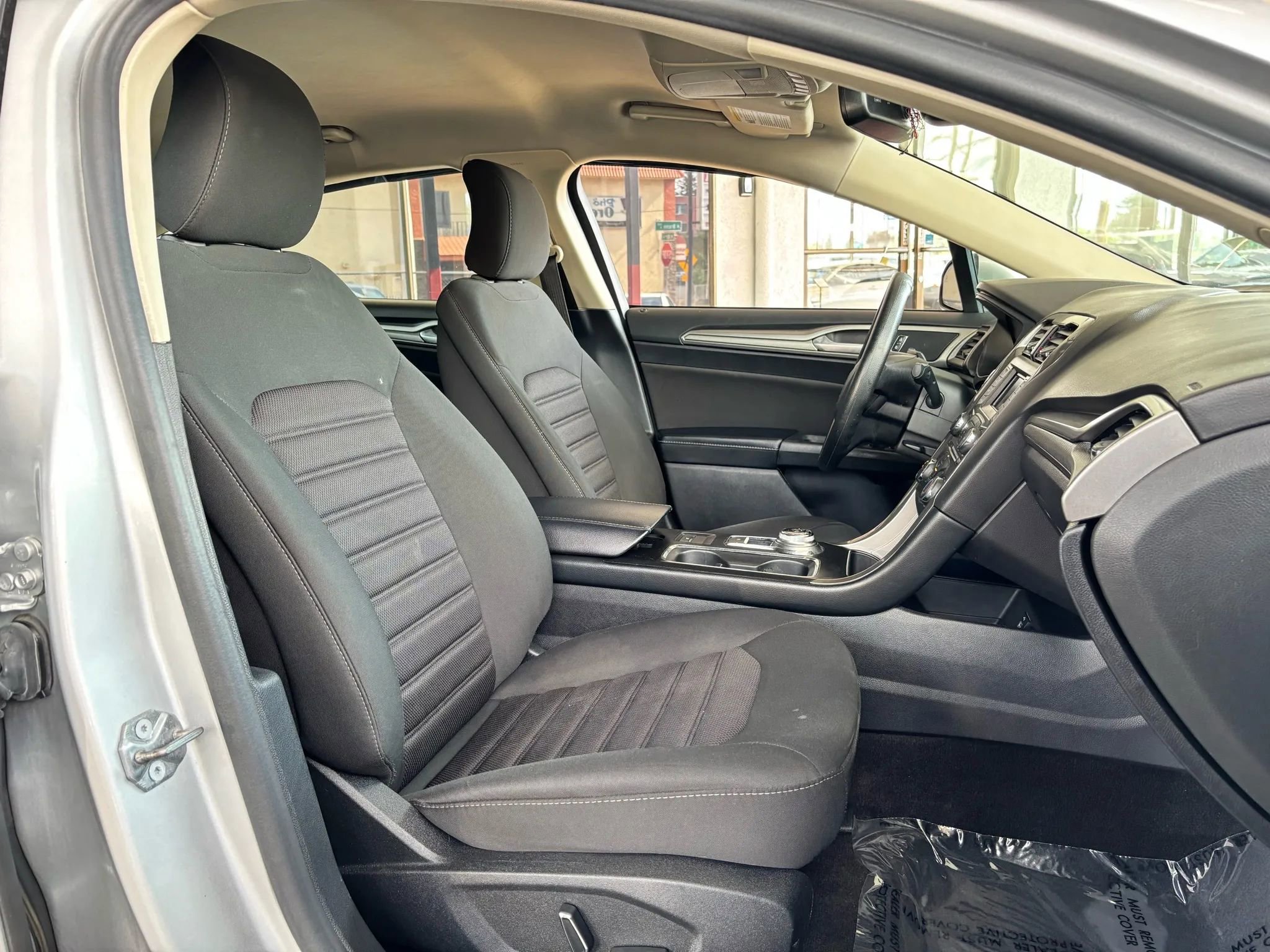 Used 2018 Ford Fusion SE image 26