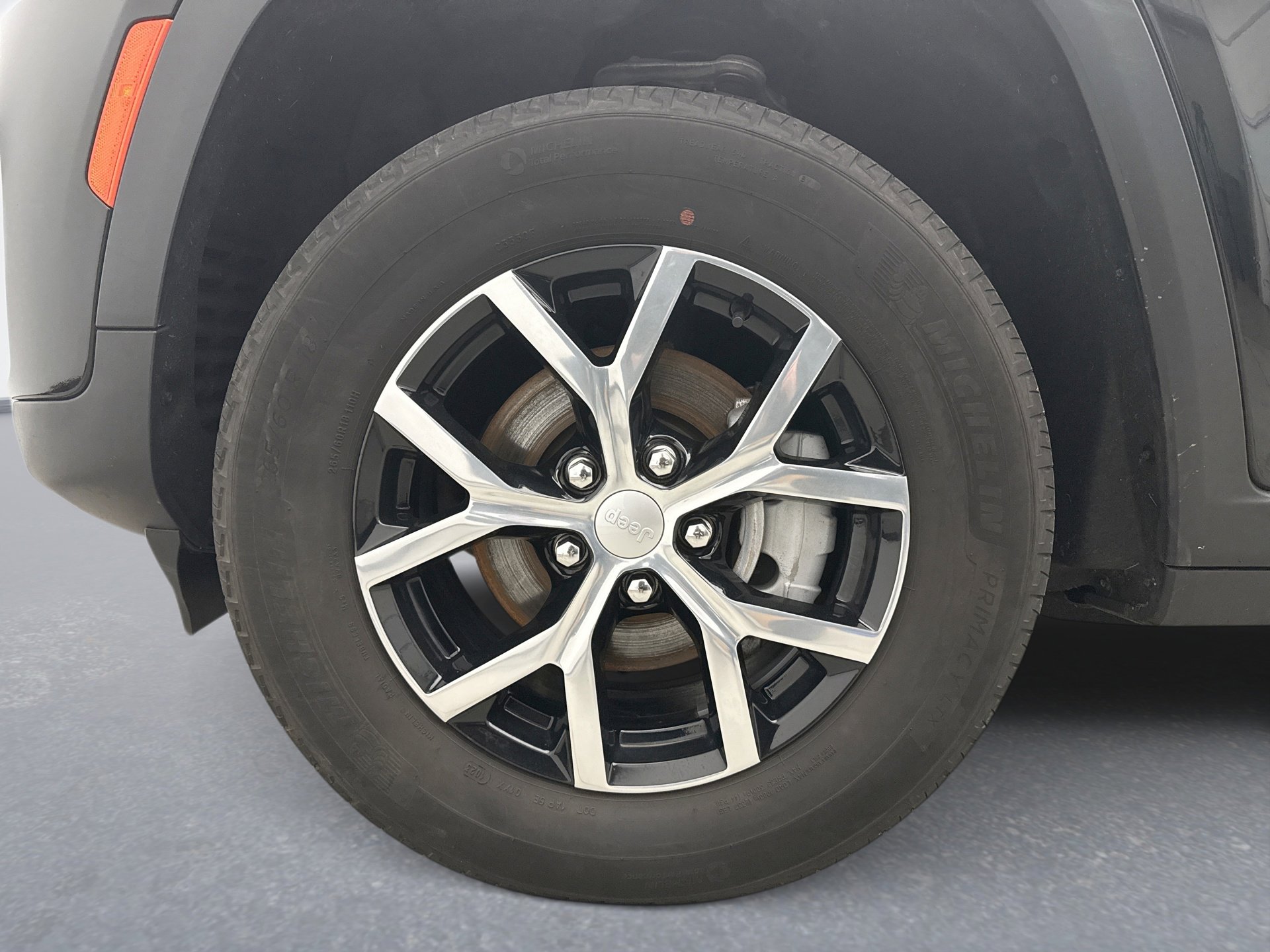 Used 2023 Jeep Grand Cherokee Limited AWD/4WD image 24