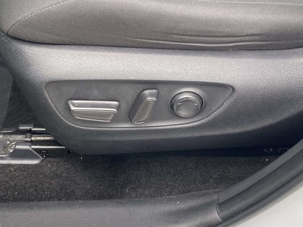 Used 2024 Toyota RAV4 XLE FWD image 14