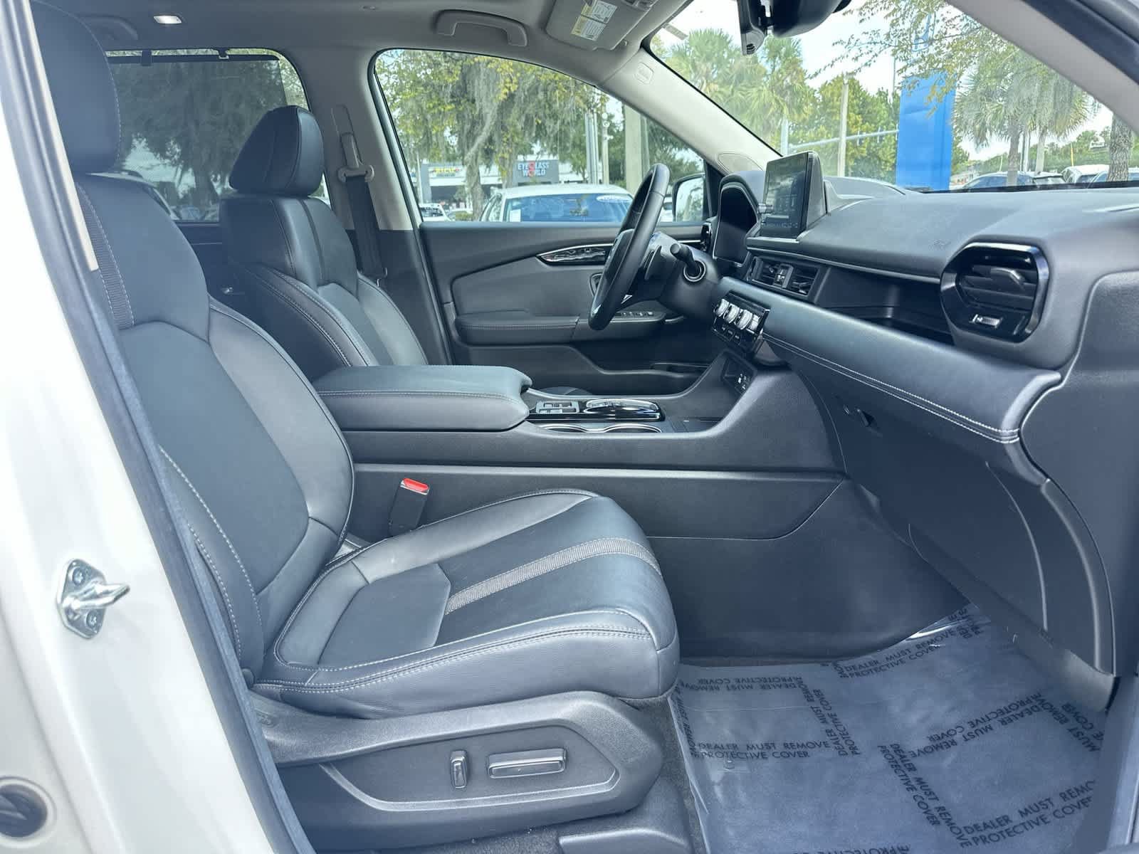 Certified 2025 Honda Pilot Touring image 17