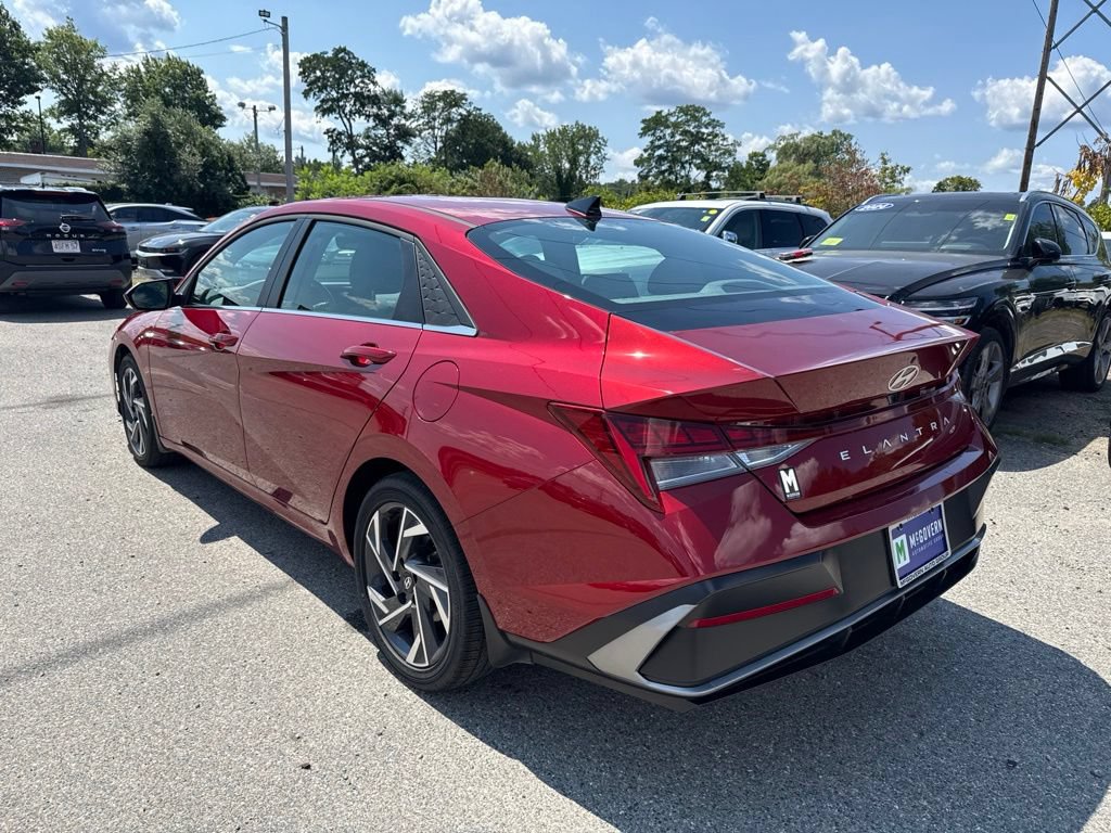 Used 2025 Hyundai Elantra SEL FWD image 7