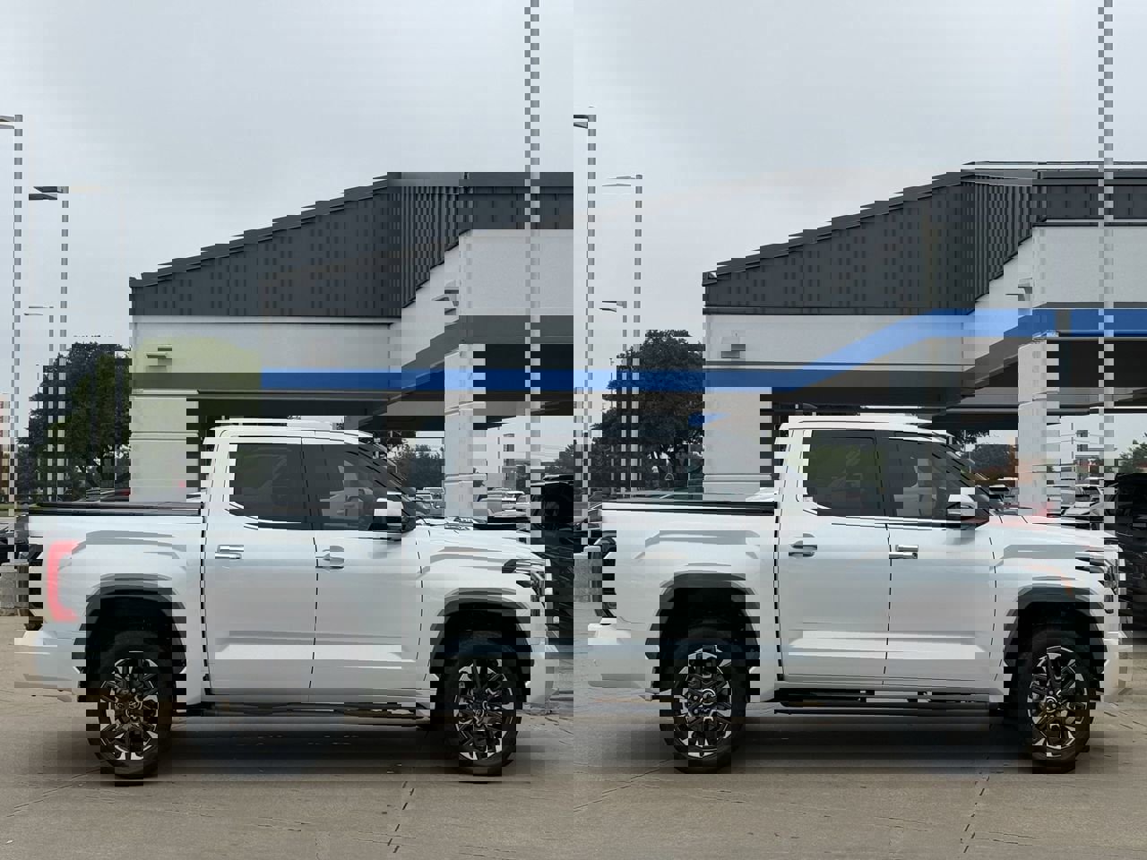 Used 2024 Toyota Tundra Limited AWD/4WD image 3