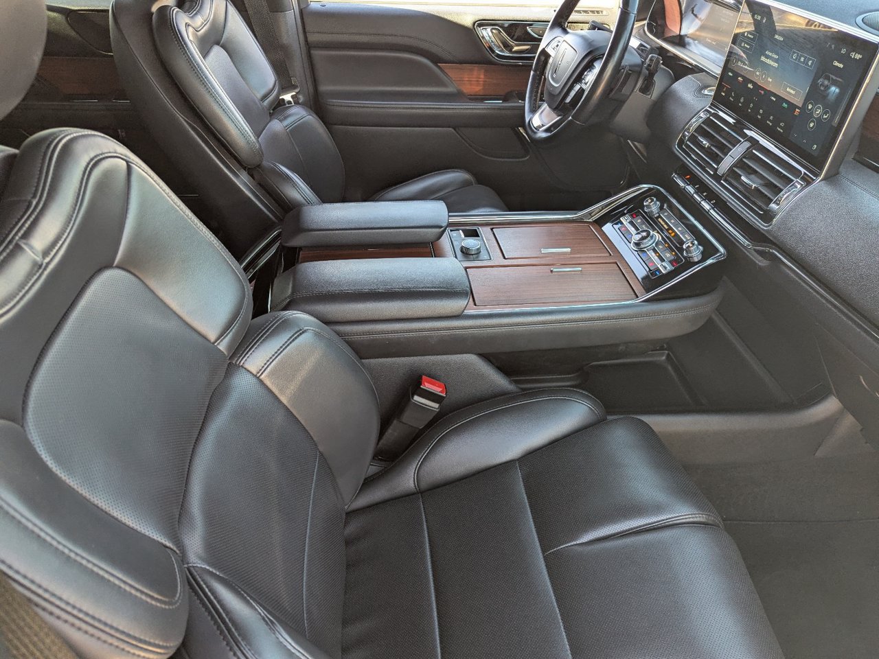 Used 2024 Lincoln Navigator L 4WD image 11