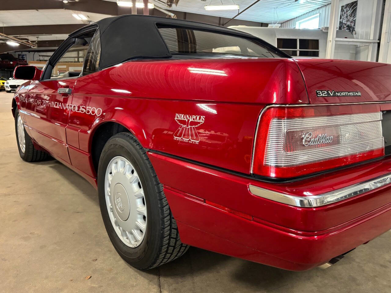 Used 1993 Cadillac Allante FWD image 11